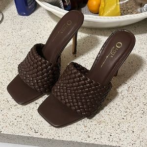 open toe low heel | brown/tan olivia jaymes heel